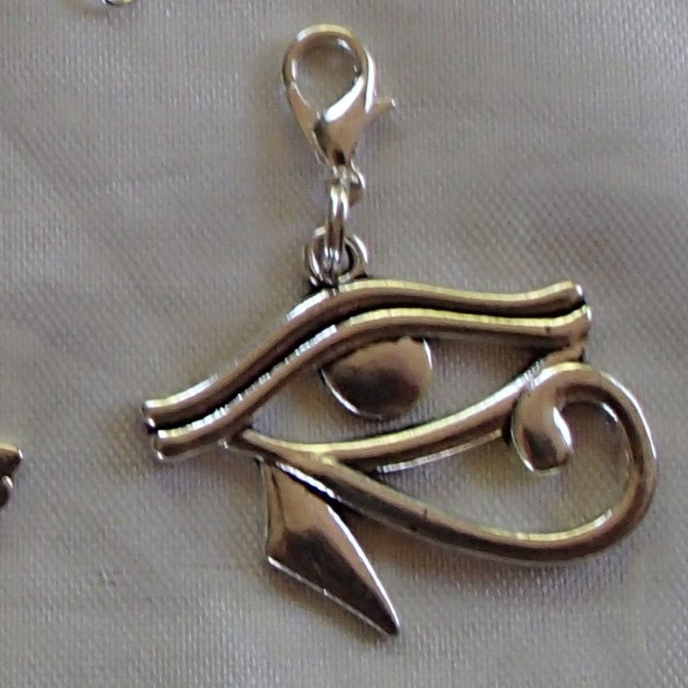 Egyptian Eye of Horus Handcrafted Zipper Pulls